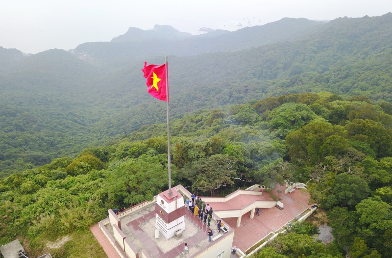 Người gác đèn biển trên đảo tiền tiêu Đông Bắc (19/1/2023)